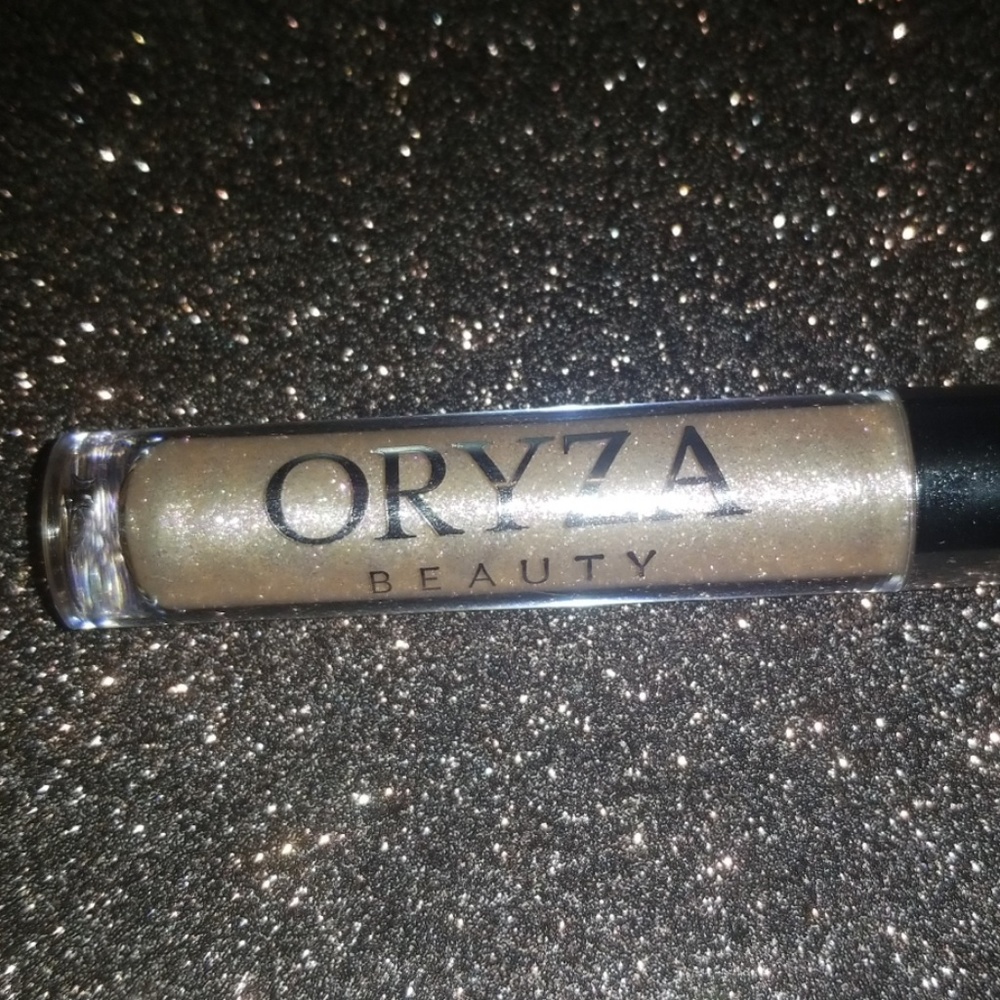 Oryza lip gloss